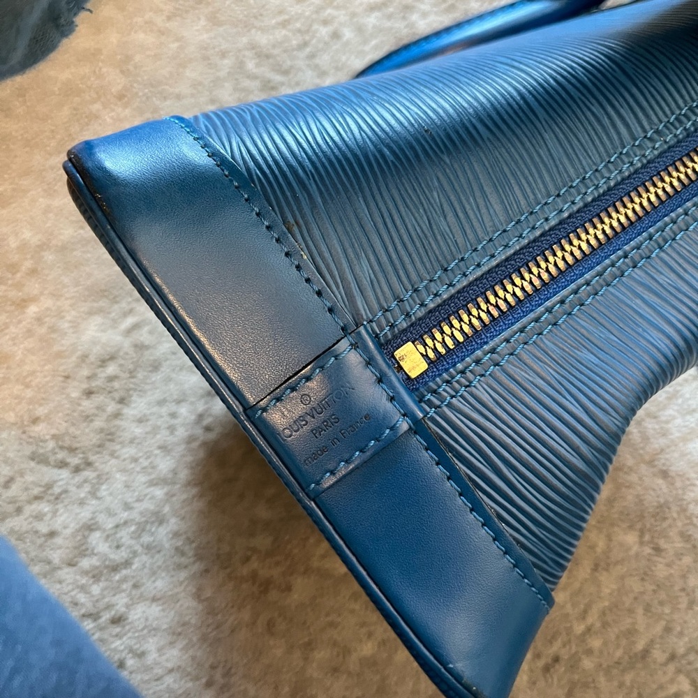 Louis Vuitton Epi Alma - Blue - Picture 5 of 7